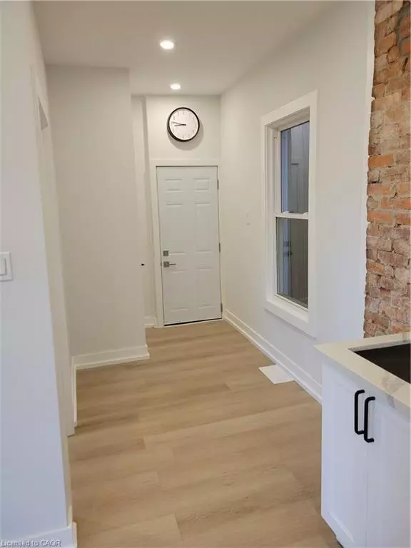 Hamilton, ON L8L 2R4,262 Robert Street #2