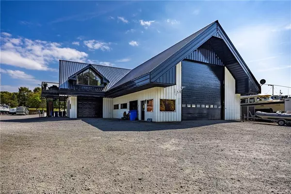 Port Dover, ON N0A 1N7,15 Jaylin Crescent