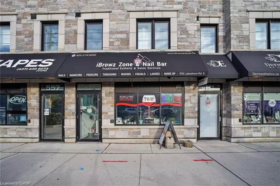 559 Lakeshore Road E, Mississauga, ON L5G 0A8