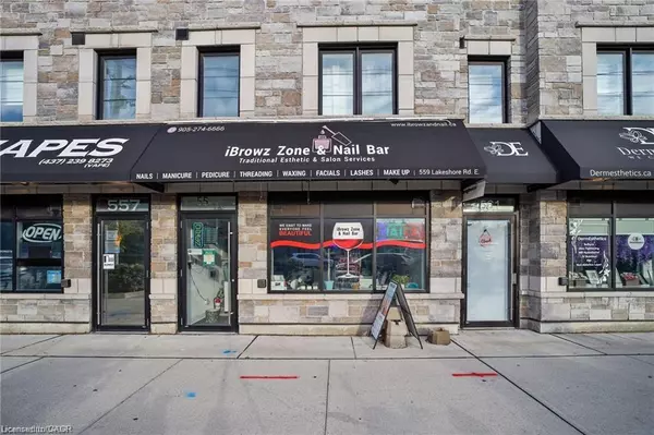 559 Lakeshore Road E, Mississauga, ON L5G 0A8
