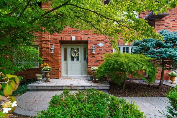 Ancaster, ON L9G 4E6,373 Brookview Court