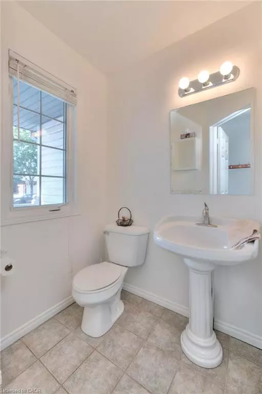 Cambridge, ON N1T 1Z4,21 Whittaker Crescent