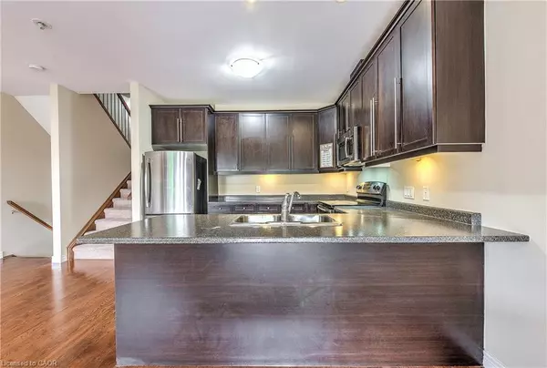 London, ON N6H 0H1,1030 Oakcrossing Gate S #47