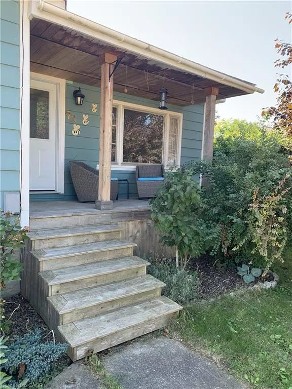 Collingwood, ON L9Y 1T5,92 Fourth Street E