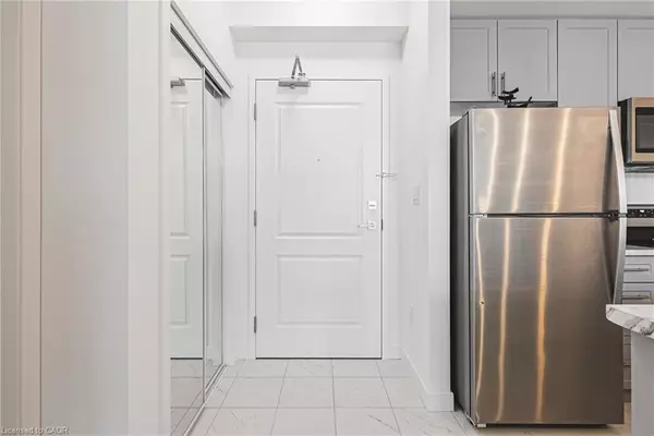 Waterdown, ON L0K 1A0,460 Dundas Street E #327