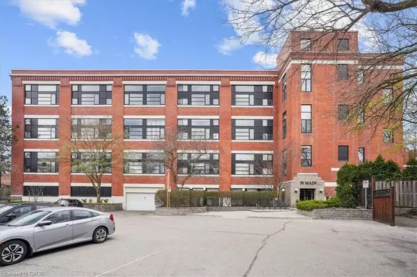 Dundas, ON L9H 6P8,50 Main Street #313