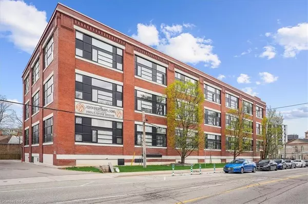 Dundas, ON L9H 6P8,50 Main Street #313