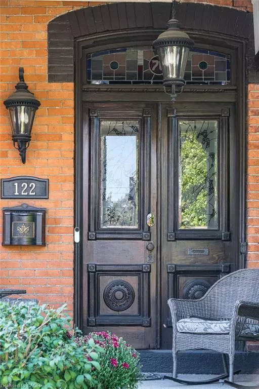 Hamilton, ON L8N 2T7,122 East Avenue S