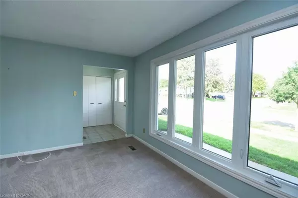 Burlington, ON L7P 1K5,1327 Janina Boulevard