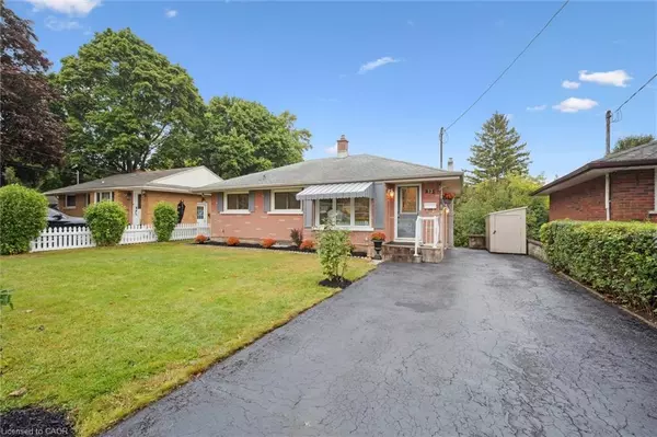 73 Weaver Street, Cambridge, ON N3C 1W3