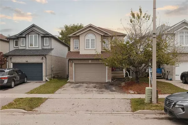 992 Copper Leaf Crescent, Kitchener, ON N2E 3W3