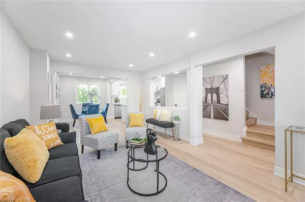 Mississauga, ON L5A 3M4,3175 Kirwin Avenue #64