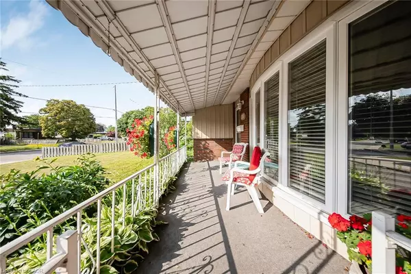 Hamilton, ON L8V 2N4,23 Coral Drive