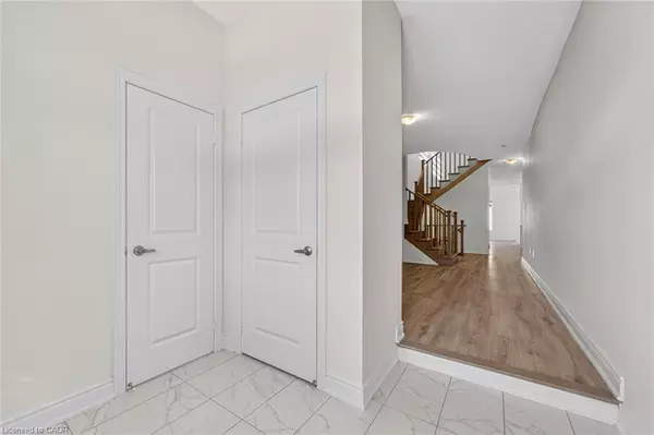 Cambridge, ON N1T 0G2,47 Bloomfield Crescent