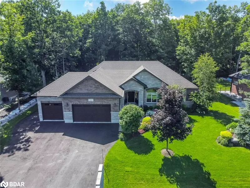 126 Mennill Drive, Springwater, ON L9X 0J2
