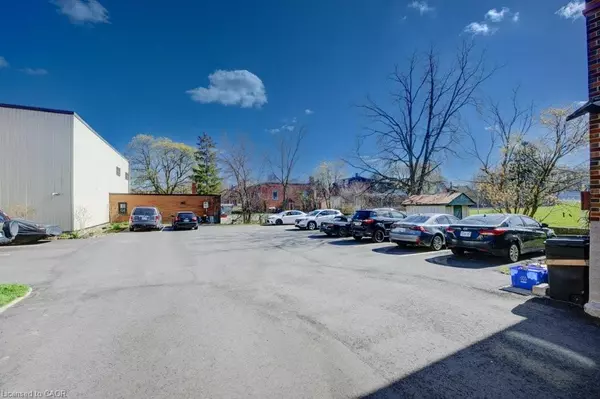 Kitchener, ON N2H 5N1,345 Louisa Street