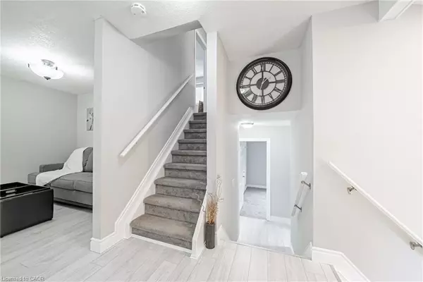 Hamilton, ON L8W 1K1,12 Quinlan Court