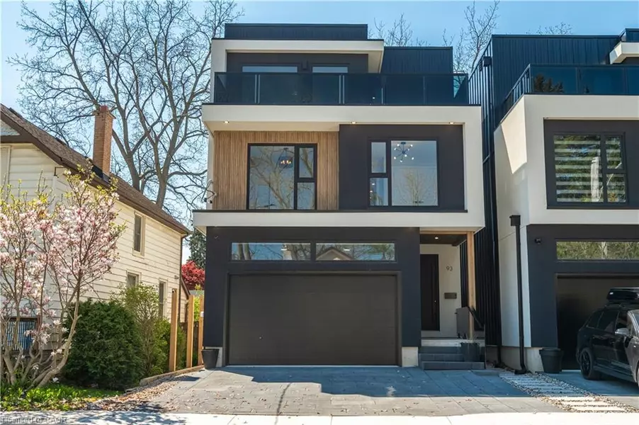 93 Oak Street, Cambridge, ON N1R 4L3