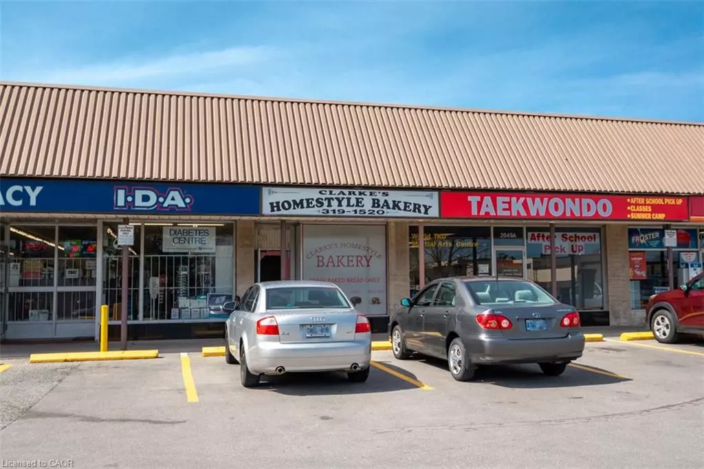 Burlington, ON L7P 1H4,2049 Mount Forest Drive