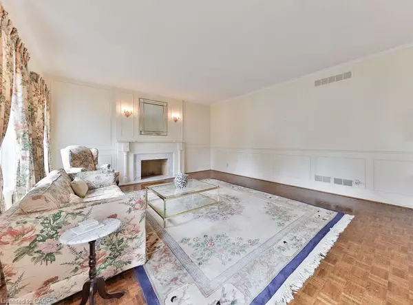 Mississauga, ON L5H 2L1,2390 Mississauga Road