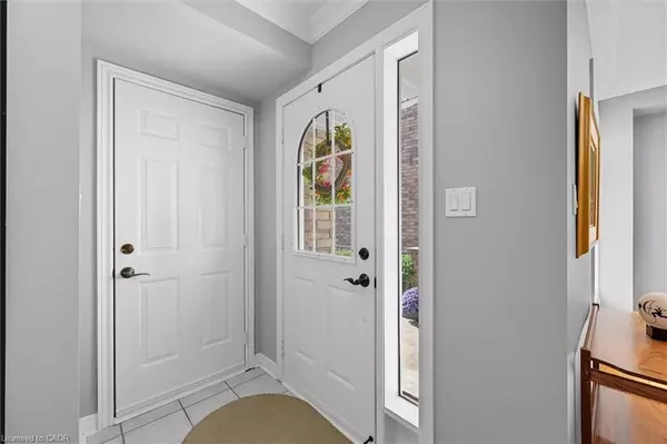Burlington, ON L7N 3V9,3045 New Street #41