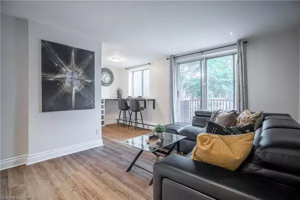Hamilton, ON L8N 2J7,141 Catharine Street #204