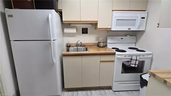 Simcoe, ON N3Y 5J6,5 Mill Pond Court #705