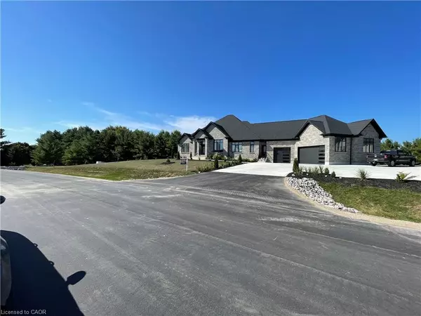 670 Bishopsgate Road #9, Paris, ON N3L 3E3