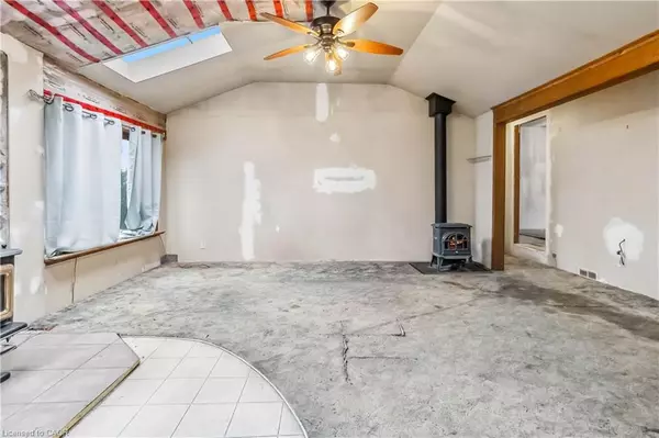 Selkirk, ON N0A 1P0,19 Melville Lane