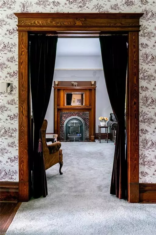 Dundas, ON L9H 2E6,55 Cayley Street