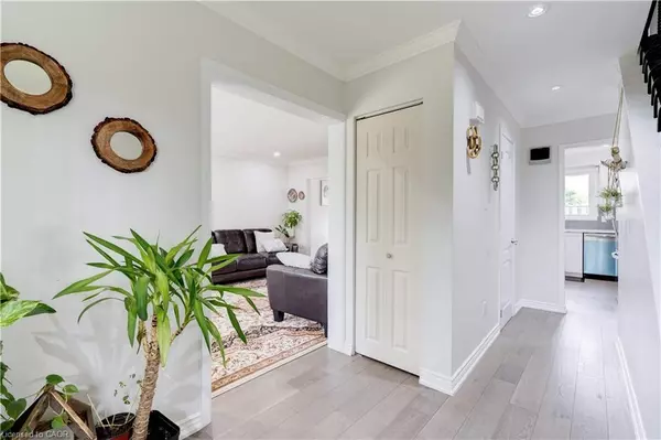 Burlington, ON L7L 1E1,5475 Lakeshore Road #19