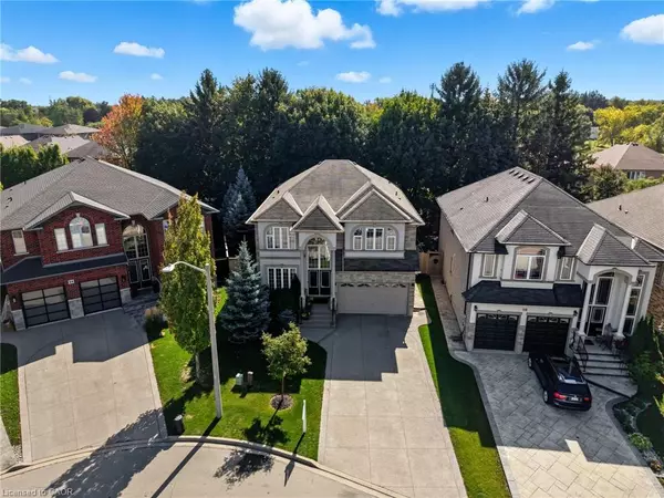 20 Lorupe Court, Ancaster, ON L9G 0C8