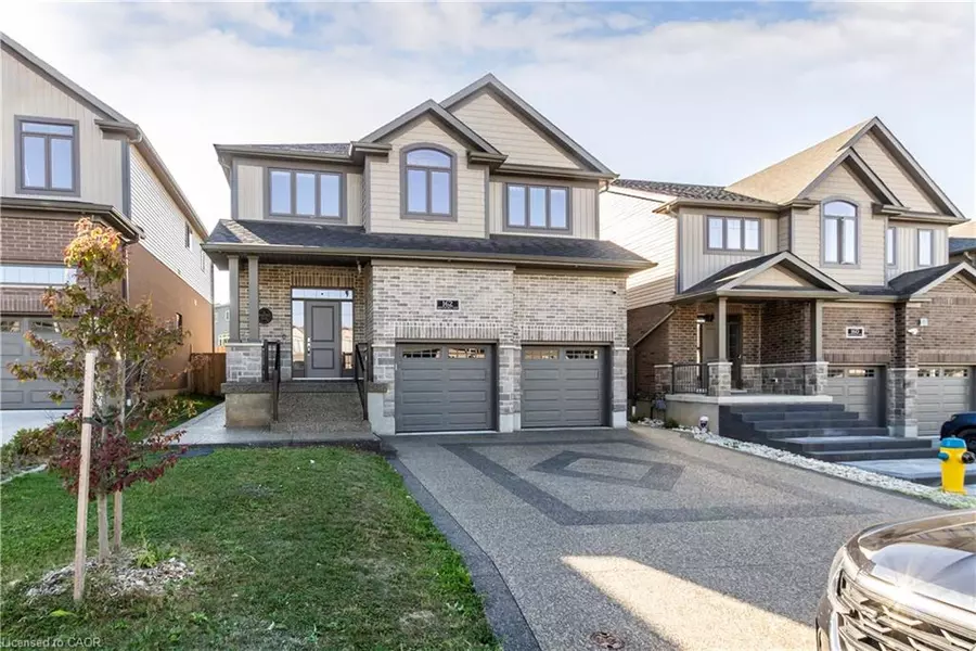 162 Mountain Holly Court, Waterloo, ON N2V 0E1
