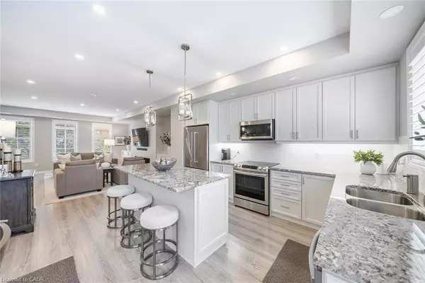 2362 New Street #8, Burlington, ON L7R 4P8