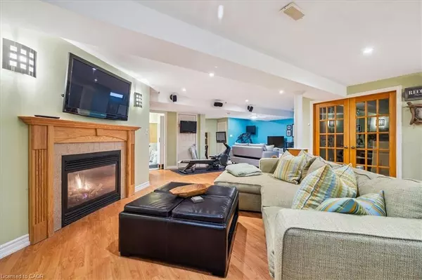 Stoney Creek, ON L8E 6B7,51 Napa Lane