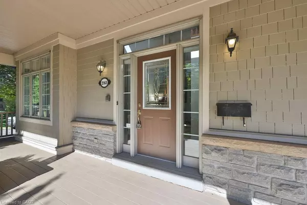 Mississauga, ON L5C 1T3,2165 Stavebank Road #27