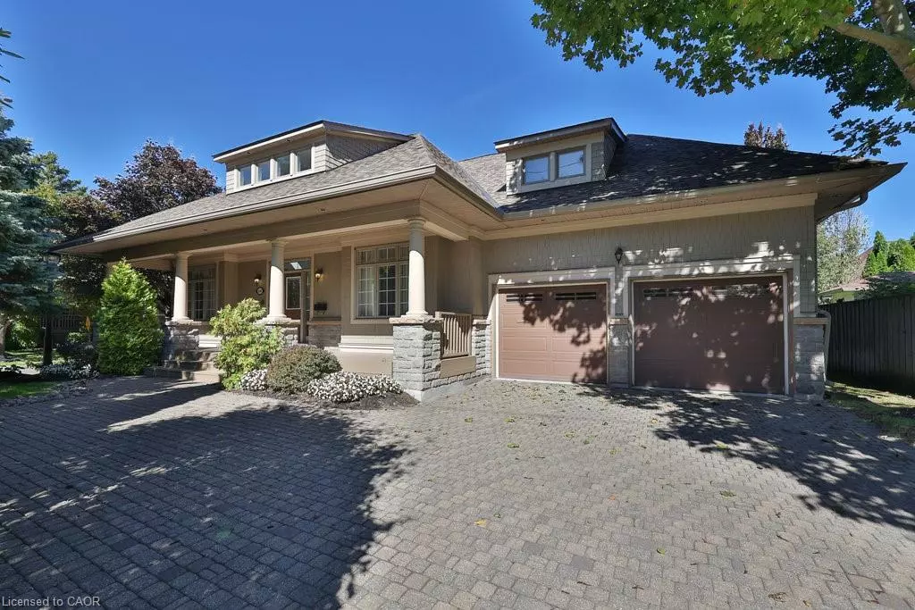 Mississauga, ON L5C 1T3,2165 Stavebank Road #27