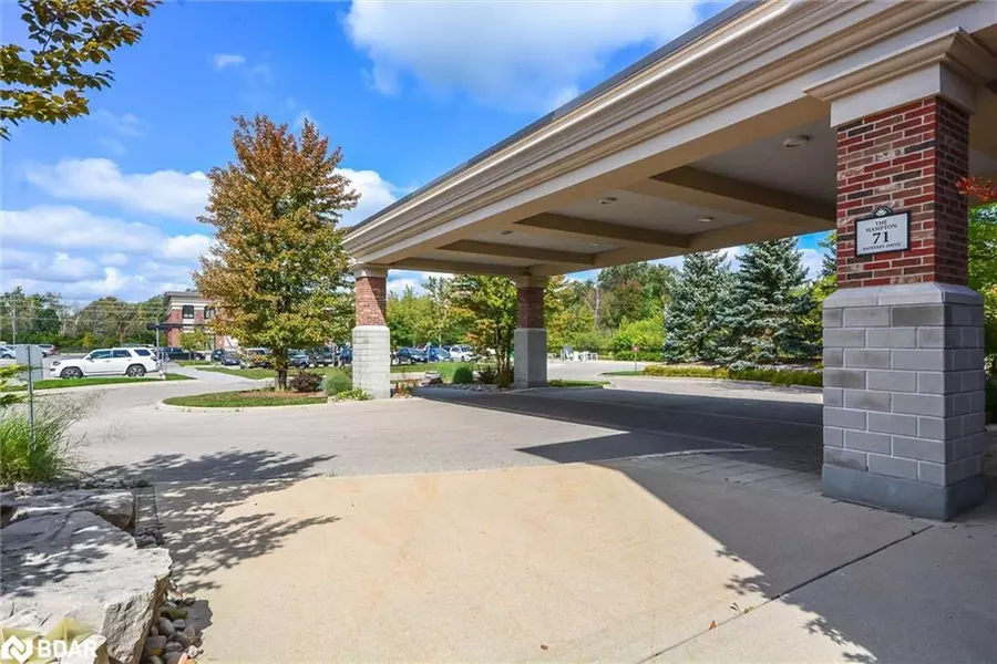 71 Bayberry Dr #D205, Guelph, ON N1G 5K9