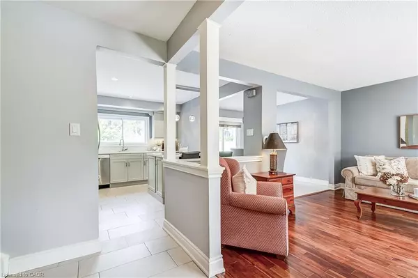 Burlington, ON L7L 3C1,5203 Broughton Crescent