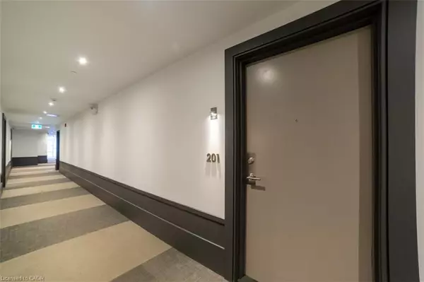 Grimsby, ON L3M 0G6,10 Concord Place #201