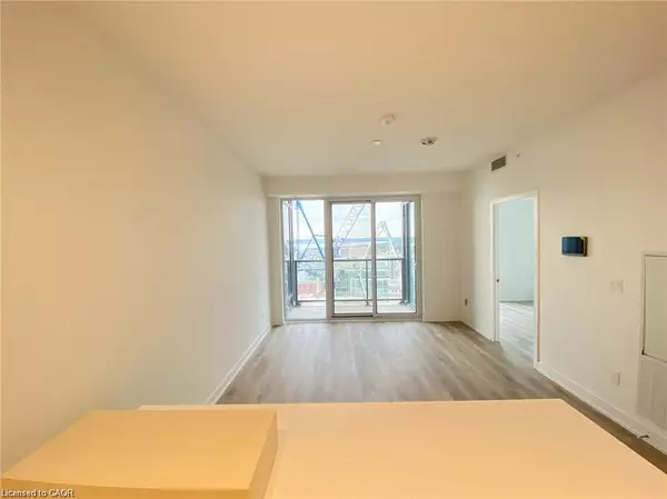 Burlington, ON L7R 2P7,370 Martha Street #2206