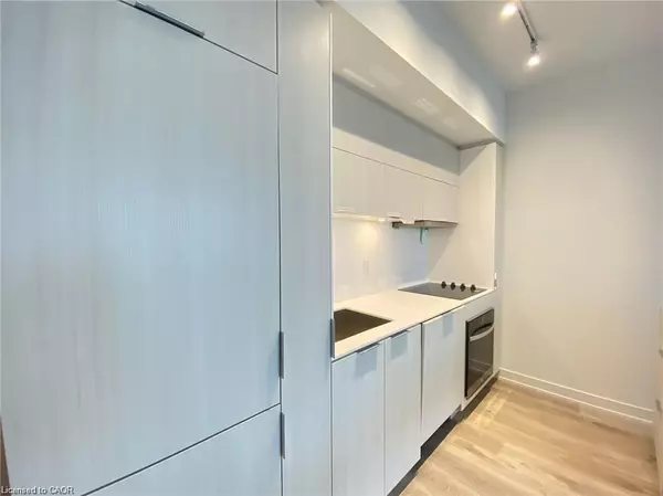 Burlington, ON L7R 2P7,370 Martha Street #2206