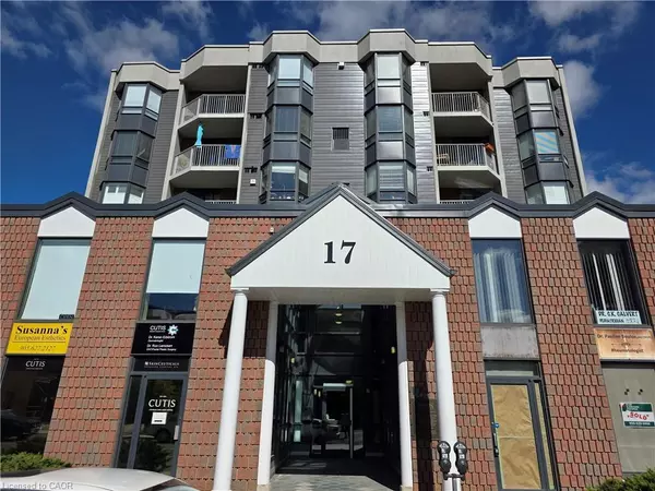 17 King Street E #206, Dundas, ON L9H 1B7