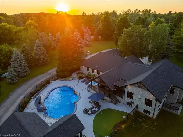 102 Concession 11 E, Hamilton, ON L8B 1H8