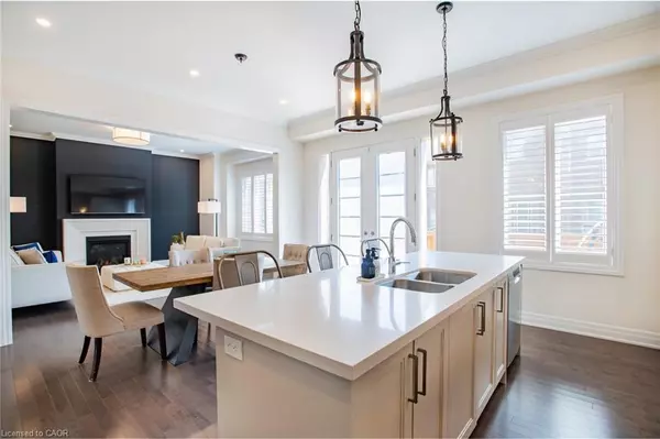 Oakville, ON L6H 0Z4,66 Merlin Street