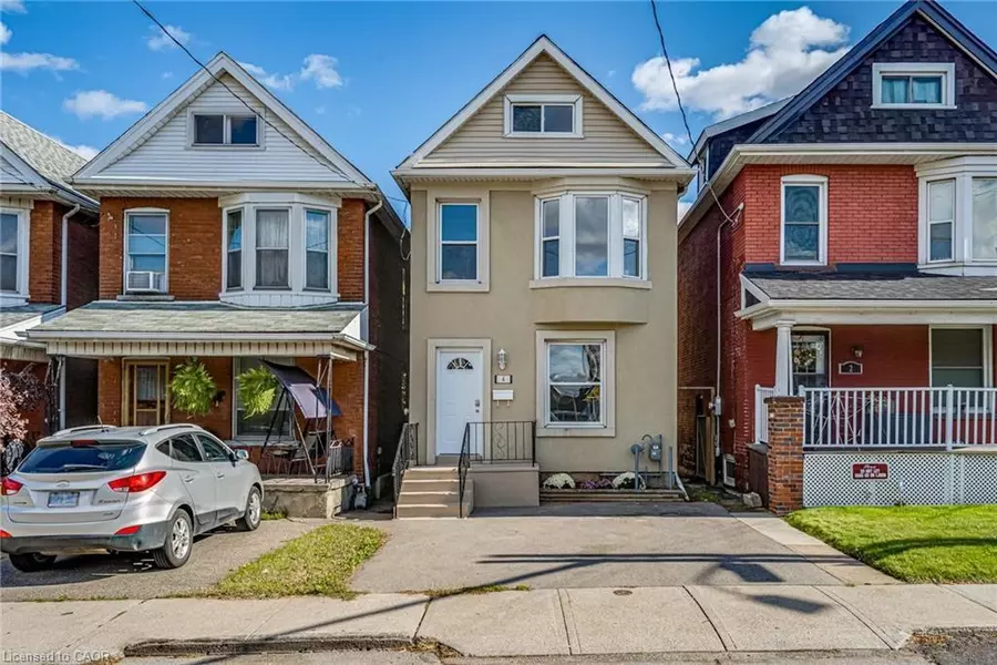 4 Glendale Avenue N, Hamilton, ON L8L 7J1