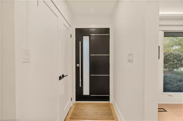 Burlington, ON L7L 2C9,257 Strathcona Drive