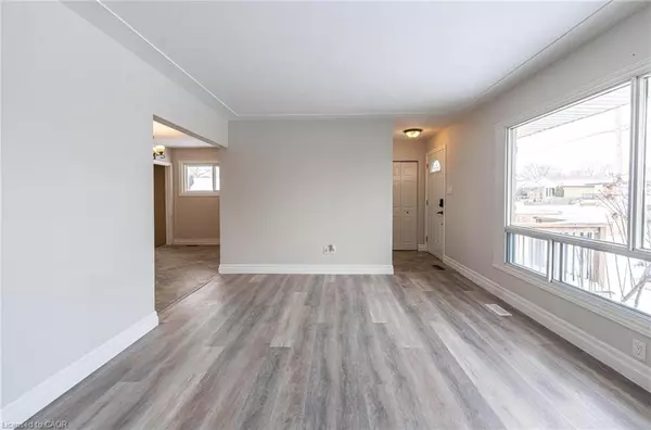 Hamilton, ON L8T 2J9,60 Burfield Avenue #1