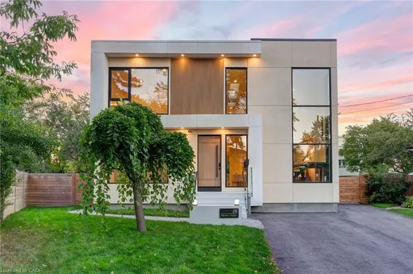 28 Dunsmore Gardens, Toronto, ON M3H 3M2