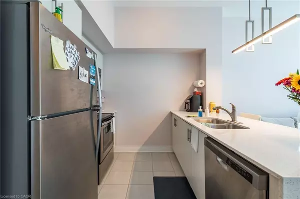 Grimsby, ON L3M 0G6,10 Concord Place #512